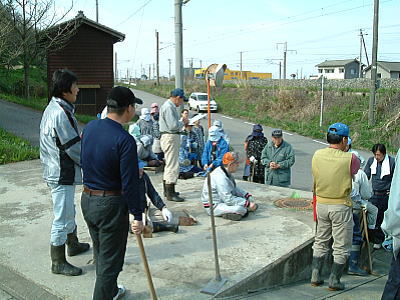 春の共同作業参加者の様子