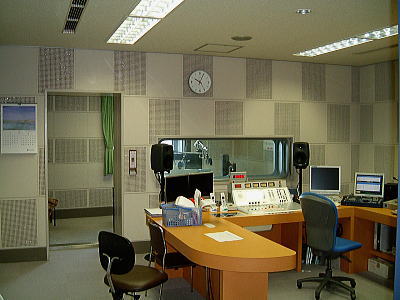人気ラジオ番組のスタジオ